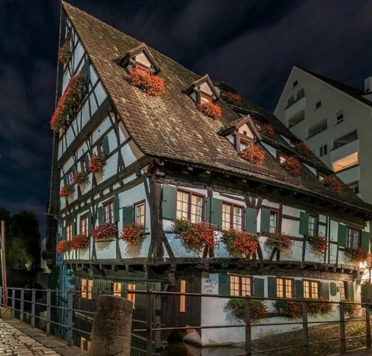 Отель Schiefes Haus Ульм Экстерьер фото