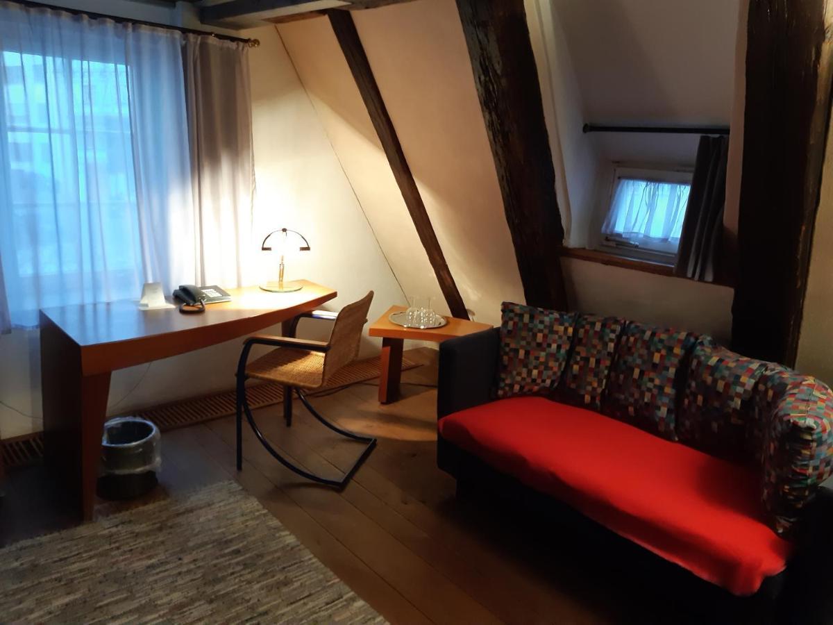 Отель Schiefes Haus Ульм Экстерьер фото
