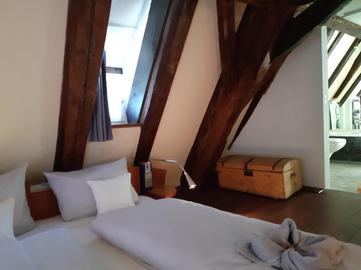 Отель Schiefes Haus Ульм Экстерьер фото