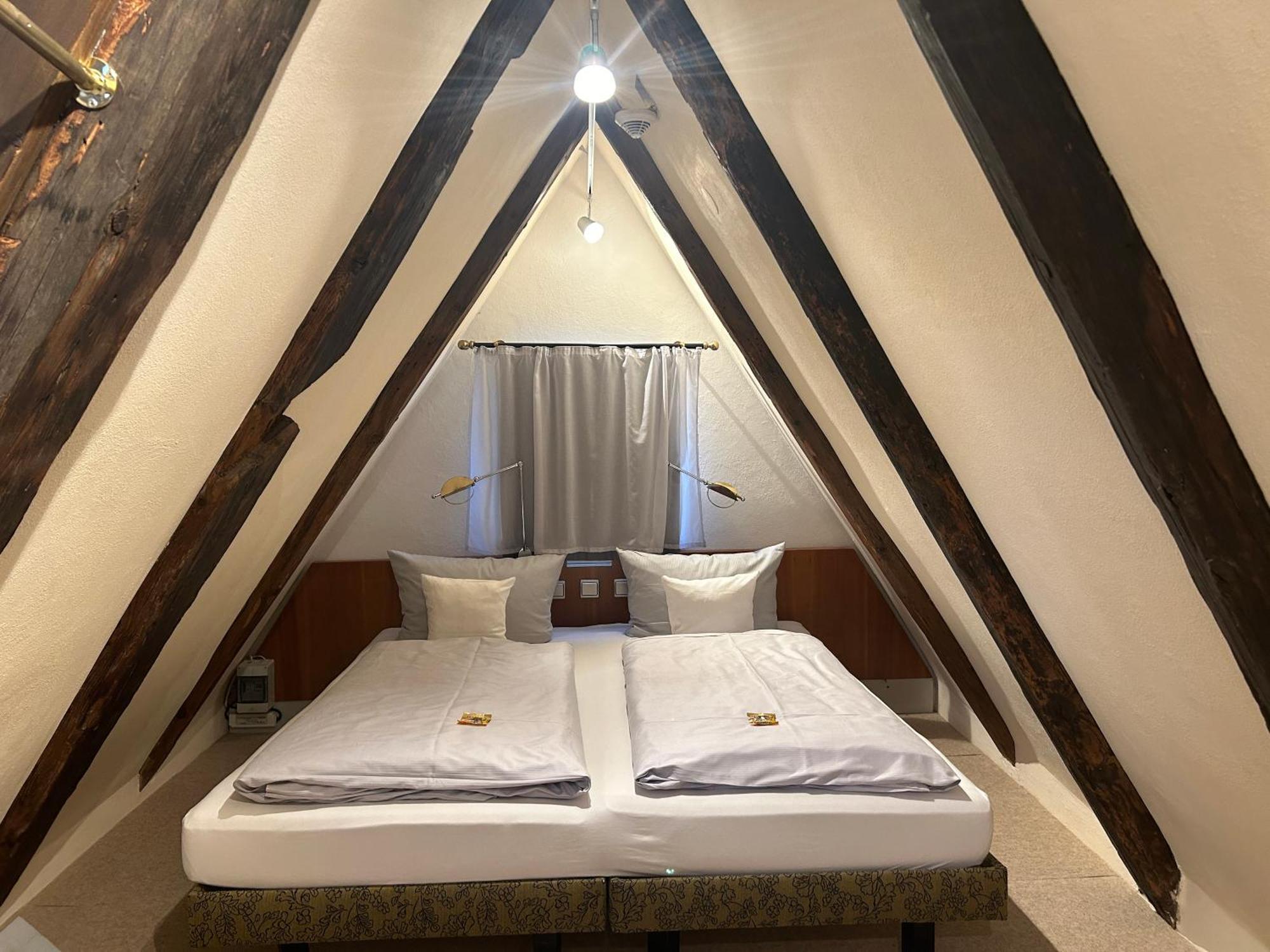 Отель Schiefes Haus Ульм Экстерьер фото